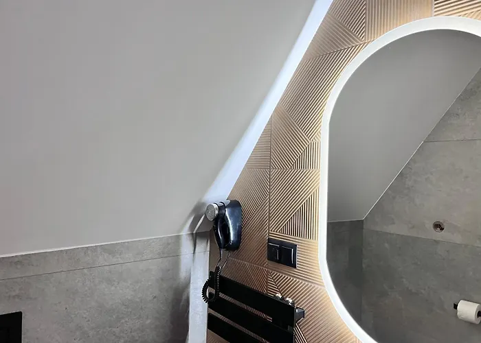 Apartroom 18 アパート