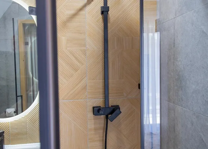 アパート Apartroom 18 *