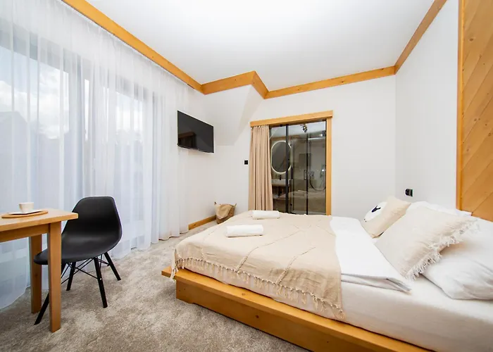 アパート Apartroom 18 *