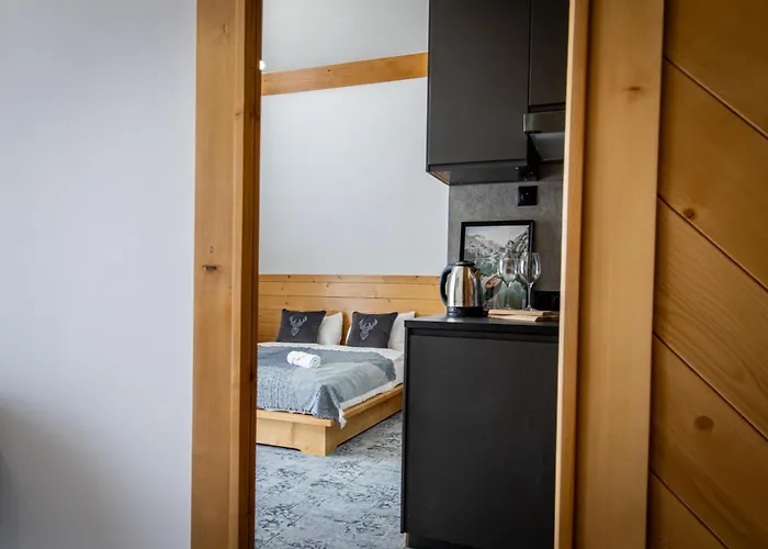 Apartroom 18 アパート *