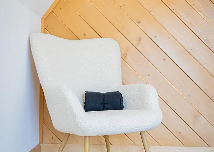 アパート Apartroom 18 *