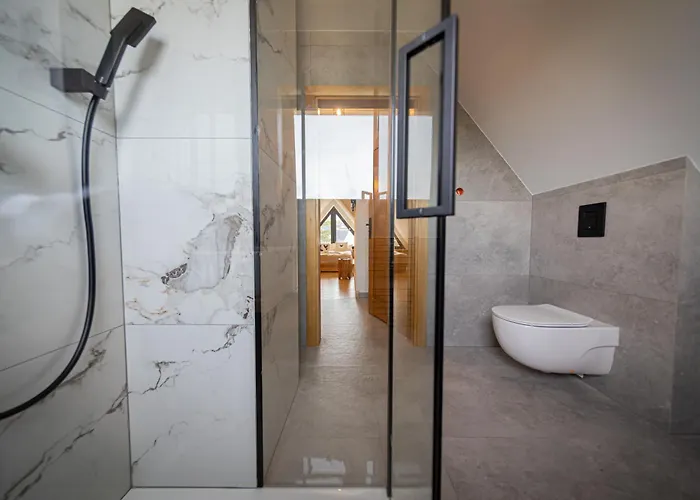 Apartroom 18 アパート