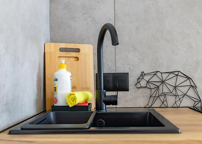 Apartroom 18 アパート